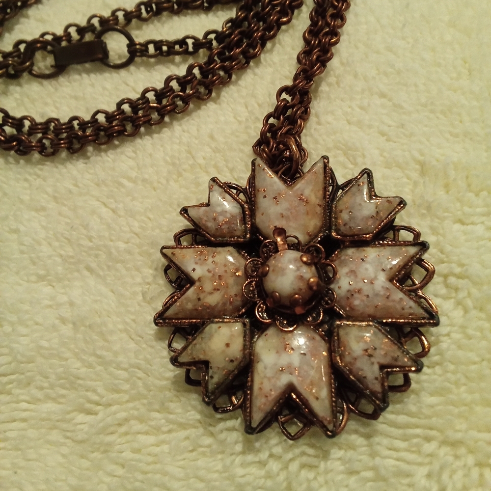 Elegant Confetti  Celtic Pendant Necklace 16 Inch Chain 2 Inch Pendant